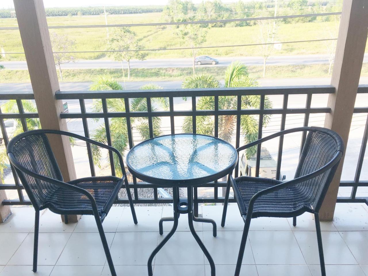 You In House Urt Surathani Airport Surat Thani Buitenkant foto