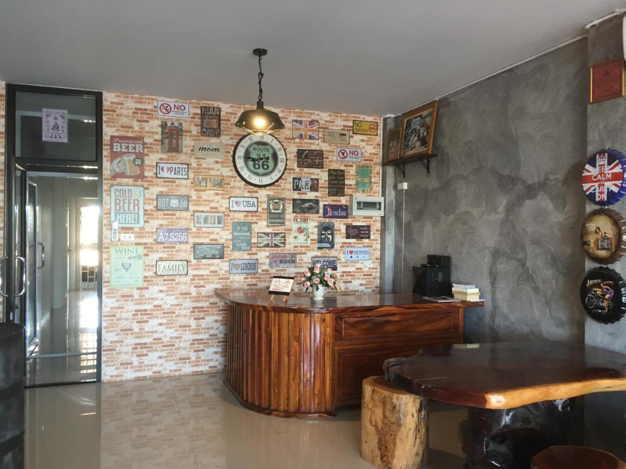You In House Urt Surathani Airport Surat Thani Buitenkant foto