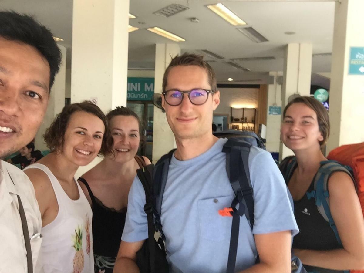 You In House Urt Surathani Airport Surat Thani Buitenkant foto