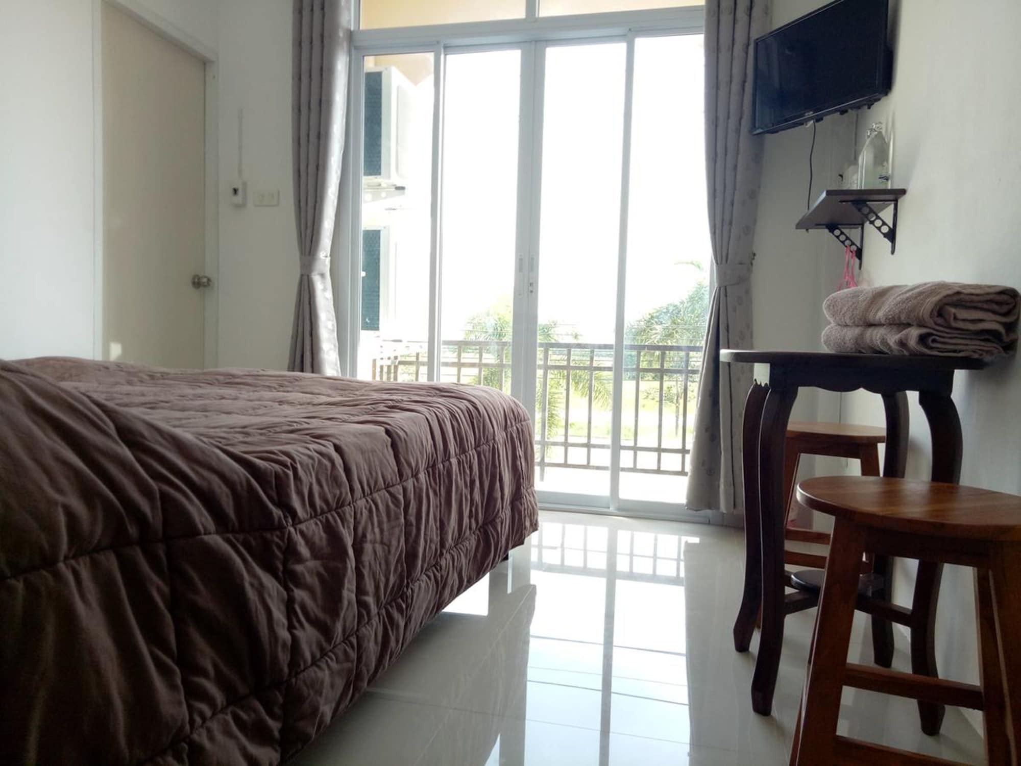 You In House Urt Surathani Airport Surat Thani Buitenkant foto