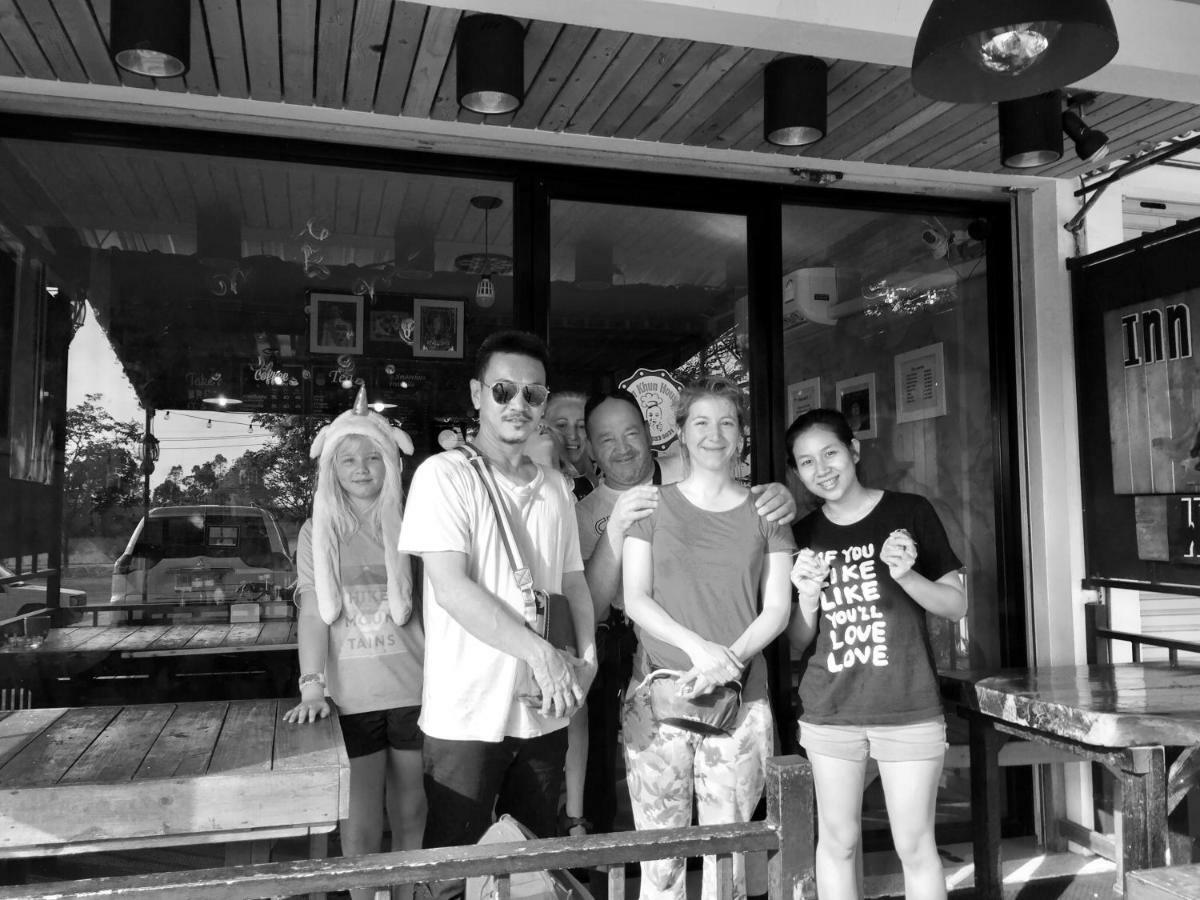 You In House Urt Surathani Airport Surat Thani Buitenkant foto