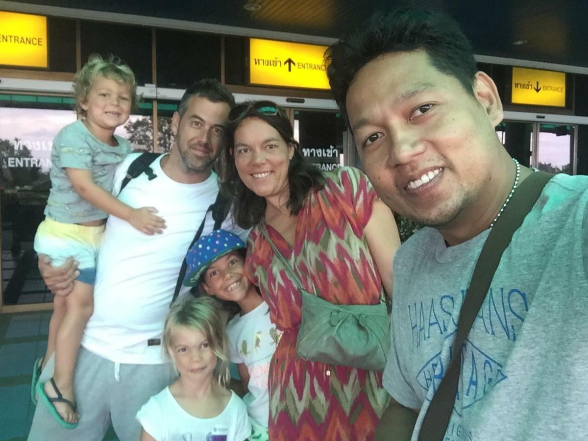 You In House Urt Surathani Airport Surat Thani Buitenkant foto